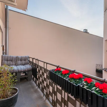 Swietej Gertrudy Chic By Bookinghost * Krakkó