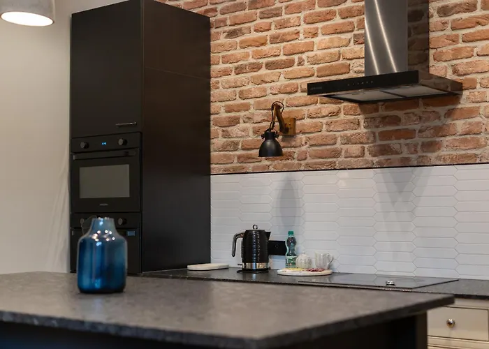 Swietej Gertrudy Chic By Bookinghost *