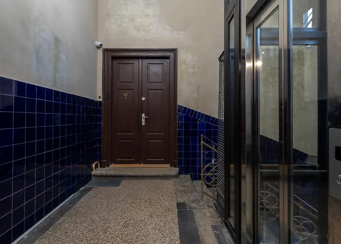 Swietej Gertrudy Chic By Bookinghost