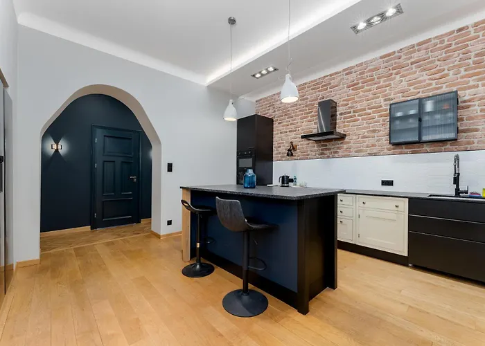 Swietej Gertrudy Chic By Bookinghost